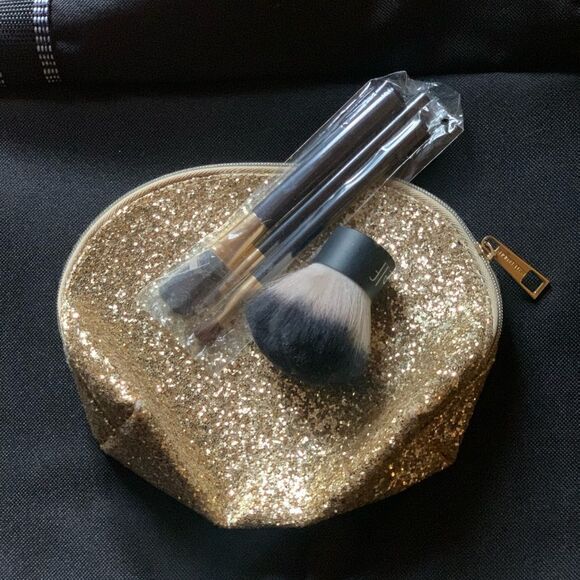 Makeup brushes and glitter case - Picture 1 of 5